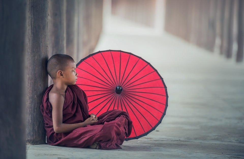 NIÑO MEDITANDO. El dialogo interior